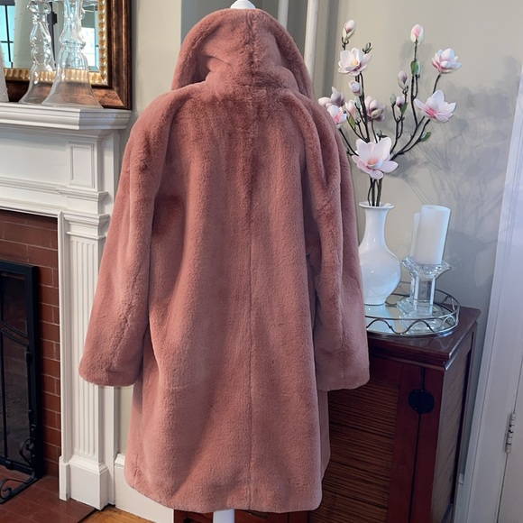Adrienne Landau Faux Fur Coat - Picture 4 of 8